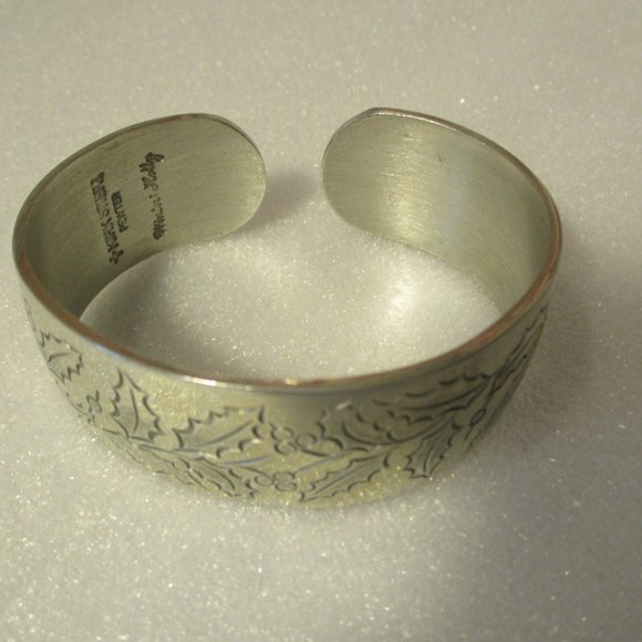 Kirk Stieff Winter Holly Wide Pewter Cuff Bracelet Bangle Original - Picture 7 of 10